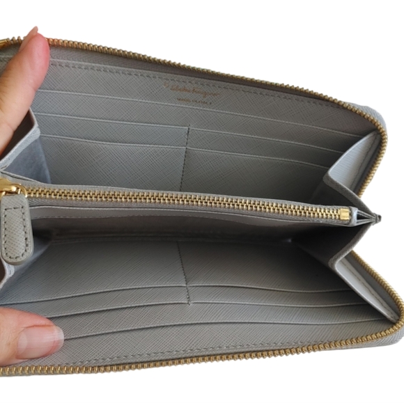 Salvatore Ferragamo Grey Leather Bow Long Zip Wallet - Picture 4 of 15